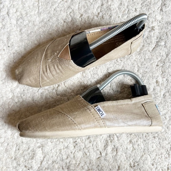 TOMS Metallic Shiny Tan Silverish Gold Classics Slip On Espadrille Sneakers - Picture 1 of 9